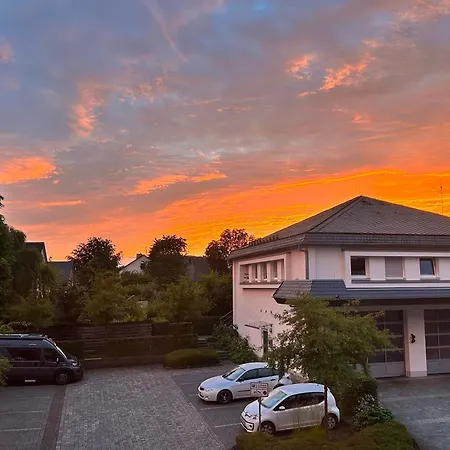 Stilvolles Mit Garten Im Ortskern Von *